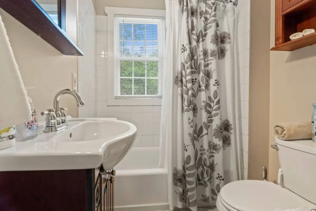 bc03f9a4 e5d2 4b00 95fb 7fd45c37c4c1