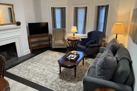 4eab00e6 7d39 4bb5 a4a5 078d8a5406e0