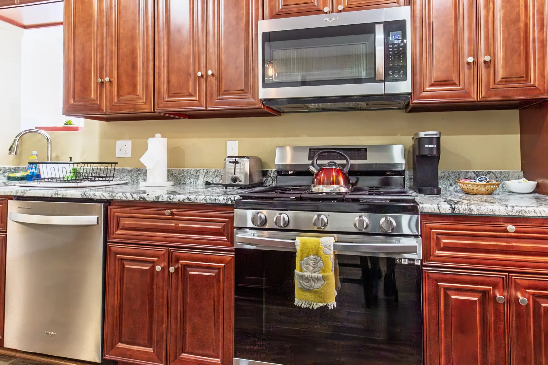 9ab32763 ffe0 4622 9484 d970eaacf5e6