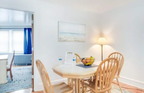 c764205e e555 4053 ad74 c420ff0de56e