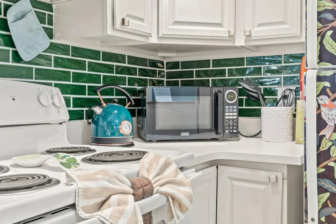 e8f308b2 b246 4ff1 b3e2 d1eb87cd7601